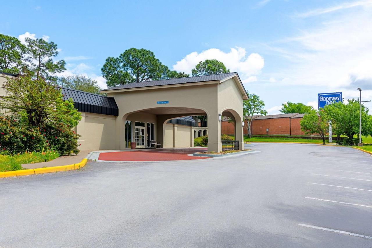 Rodeway Inn Huntsville Exterior photo