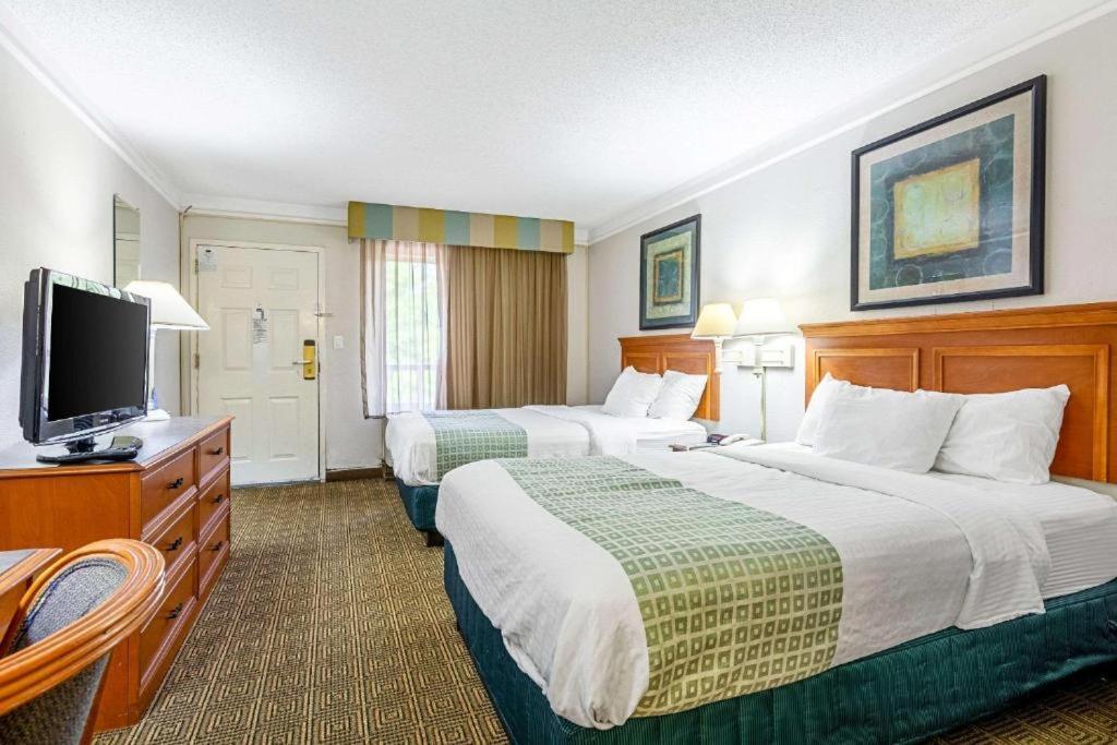 Rodeway Inn Huntsville Exterior photo
