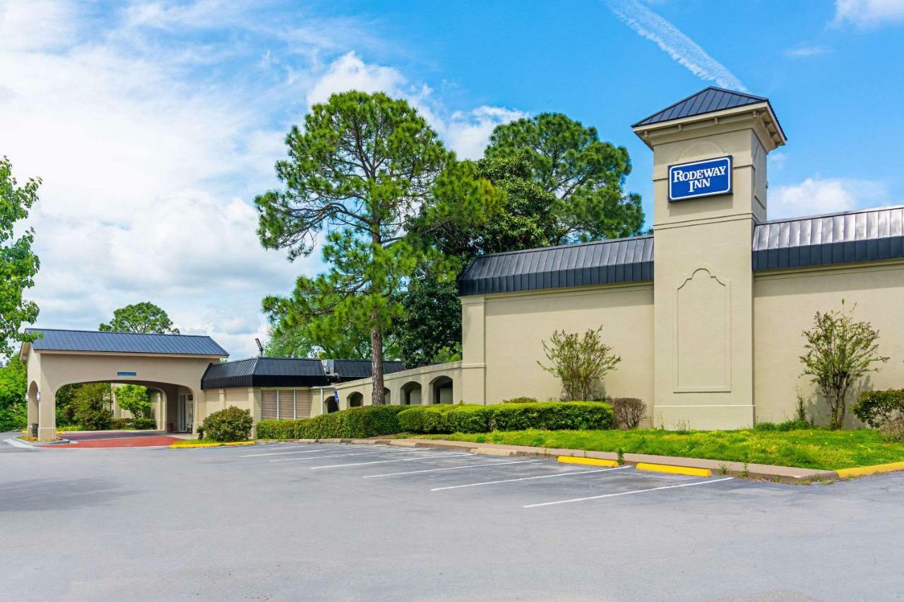 Rodeway Inn Huntsville Exterior photo
